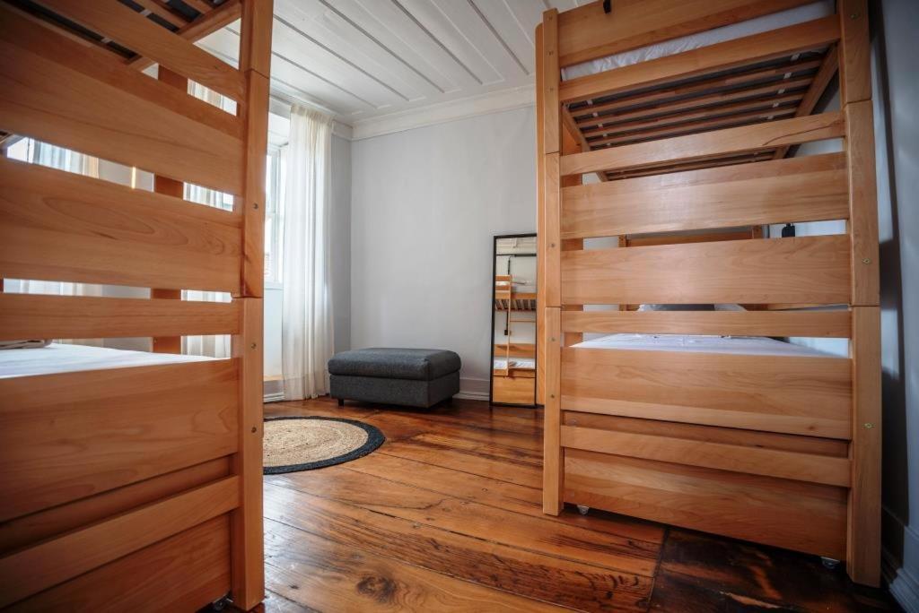 Albergue Door 21 - &