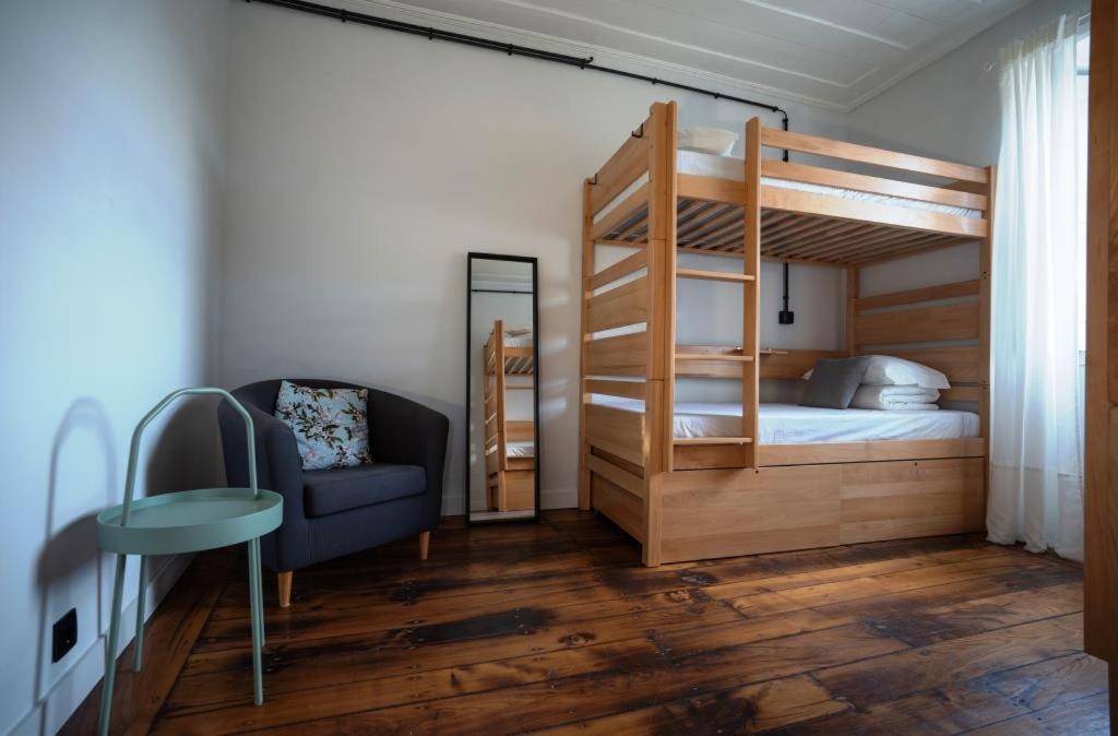 Albergue Door 21 - &